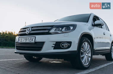 Внедорожник / Кроссовер Volkswagen Tiguan 2015 в Черновцах