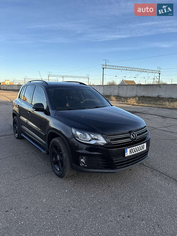 Внедорожник / Кроссовер Volkswagen Tiguan 2010 в Житомире