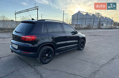 Внедорожник / Кроссовер Volkswagen Tiguan 2010 в Житомире