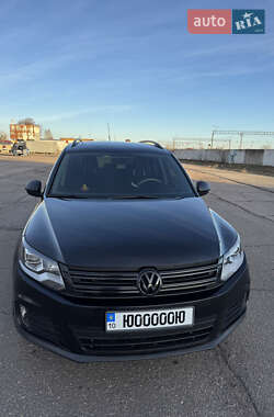 Внедорожник / Кроссовер Volkswagen Tiguan 2010 в Житомире