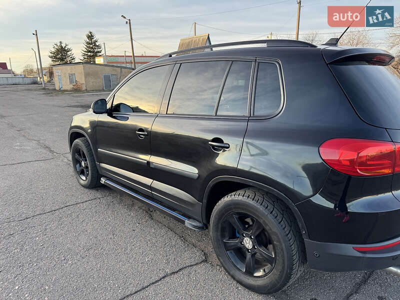 Внедорожник / Кроссовер Volkswagen Tiguan 2010 в Житомире