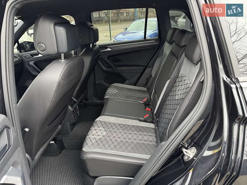 Внедорожник / Кроссовер Volkswagen Tiguan 2021 в Киеве