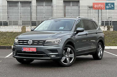 Позашляховик / Кросовер Volkswagen Tiguan 2018 в 