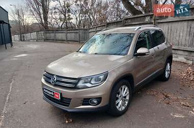 Позашляховик / Кросовер Volkswagen Tiguan 2014 в Києві