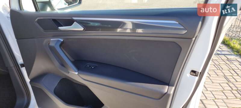 Внедорожник / Кроссовер Volkswagen Tiguan 2018 в Одессе