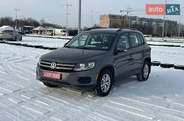 Позашляховик / Кросовер Volkswagen Tiguan 2015 в Львові