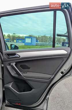 Внедорожник / Кроссовер Volkswagen Tiguan 2018 в 