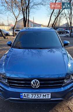 Внедорожник / Кроссовер Volkswagen Tiguan 2017 в Павлограде