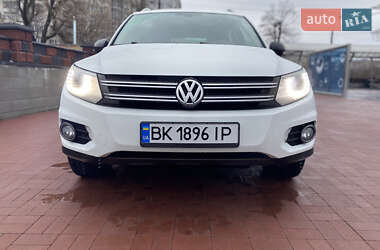 Позашляховик / Кросовер Volkswagen Tiguan 2016 в Рівному