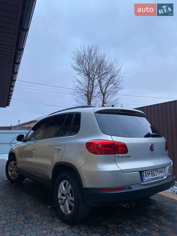 Внедорожник / Кроссовер Volkswagen Tiguan 2015 в Бердичеве