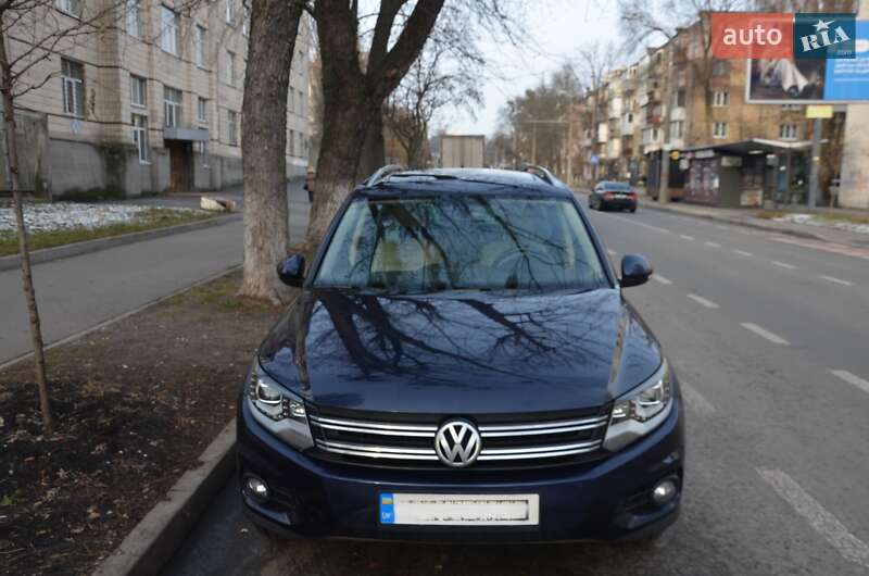 Внедорожник / Кроссовер Volkswagen Tiguan 2016 в Киеве