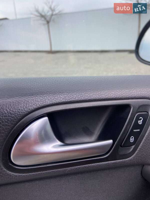 Внедорожник / Кроссовер Volkswagen Tiguan 2011 в Гайсине