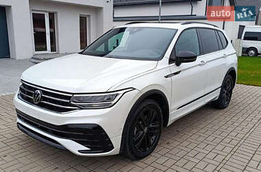 Внедорожник / Кроссовер Volkswagen Tiguan 2022 в Киеве