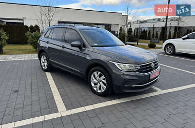 Позашляховик / Кросовер Volkswagen Tiguan 2021 в Мукачевому