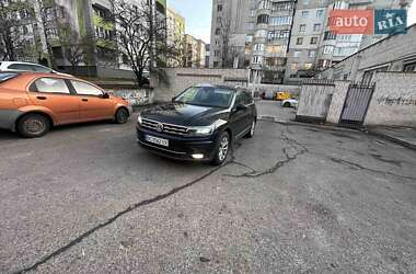 Позашляховик / Кросовер Volkswagen Tiguan 2019 в Львові