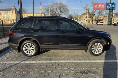 Внедорожник / Кроссовер Volkswagen Tiguan 2019 в 
