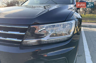 Внедорожник / Кроссовер Volkswagen Tiguan 2019 в 