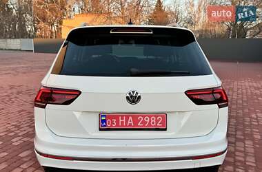 Внедорожник / Кроссовер Volkswagen Tiguan 2018 в 