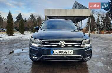 Внедорожник / Кроссовер Volkswagen Tiguan 2017 в Киеве