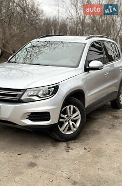 Позашляховик / Кросовер Volkswagen Tiguan 2016 в Дніпрі