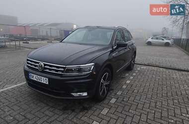 Позашляховик / Кросовер Volkswagen Tiguan 2016 в Радивиліві