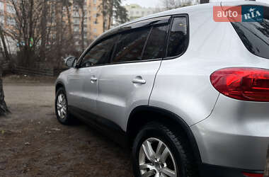 Внедорожник / Кроссовер Volkswagen Tiguan 2012 в Ирпене