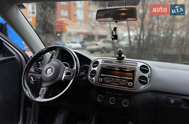 Внедорожник / Кроссовер Volkswagen Tiguan 2012 в Ирпене