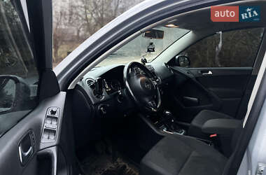 Внедорожник / Кроссовер Volkswagen Tiguan 2012 в Ирпене