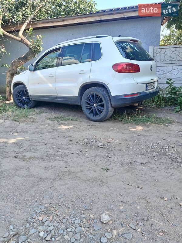 Позашляховик / Кросовер Volkswagen Tiguan 2013 в 