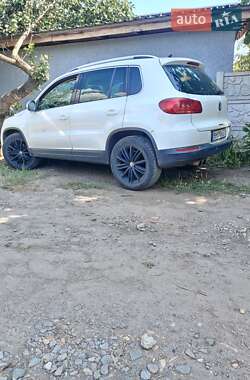 Позашляховик / Кросовер Volkswagen Tiguan 2013 в 