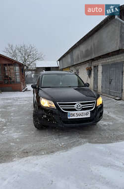 Внедорожник / Кроссовер Volkswagen Tiguan 2009 в 
