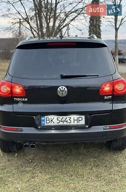 Внедорожник / Кроссовер Volkswagen Tiguan 2009 в 