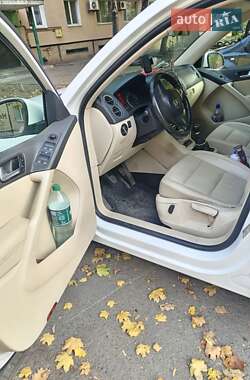 Позашляховик / Кросовер Volkswagen Tiguan 2013 в 