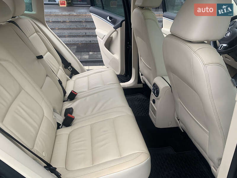 Внедорожник / Кроссовер Volkswagen Tiguan 2012 в Тячеве