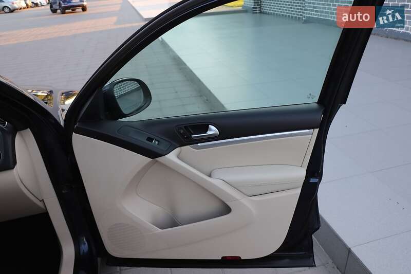 Внедорожник / Кроссовер Volkswagen Tiguan 2015 в Кременчуге