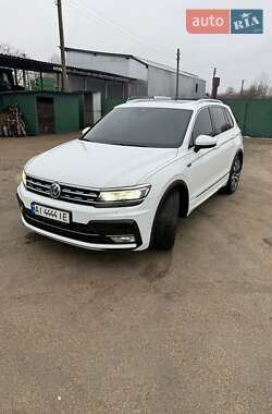 Позашляховик / Кросовер Volkswagen Tiguan 2017 в 