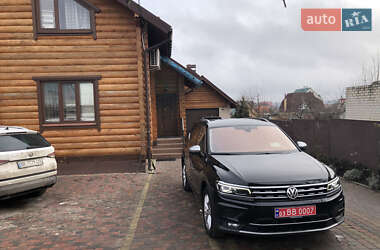 Позашляховик / Кросовер Volkswagen Tiguan 2018 в 