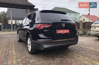 Позашляховик / Кросовер Volkswagen Tiguan 2018 в 