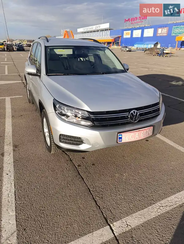 Позашляховик / Кросовер Volkswagen Tiguan 2015 в 