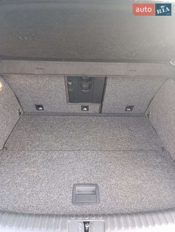 Внедорожник / Кроссовер Volkswagen Tiguan 2015 в Львове