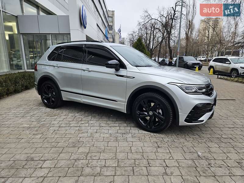 Позашляховик / Кросовер Volkswagen Tiguan 2022 в Києві