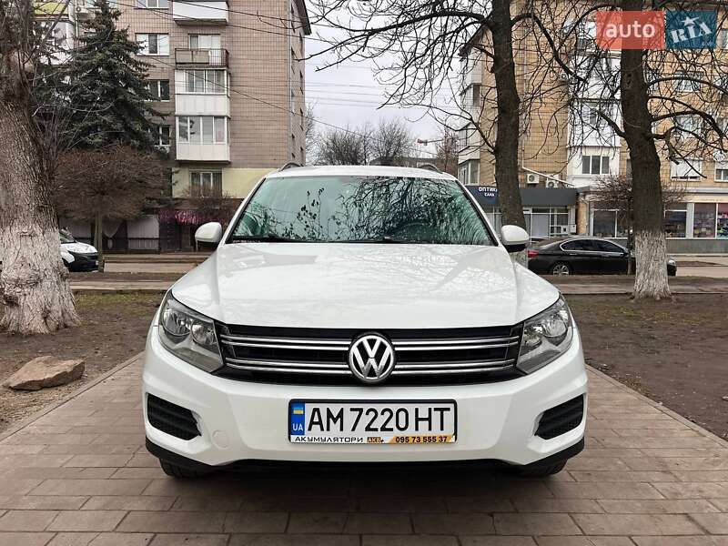 Внедорожник / Кроссовер Volkswagen Tiguan 2014 в Житомире