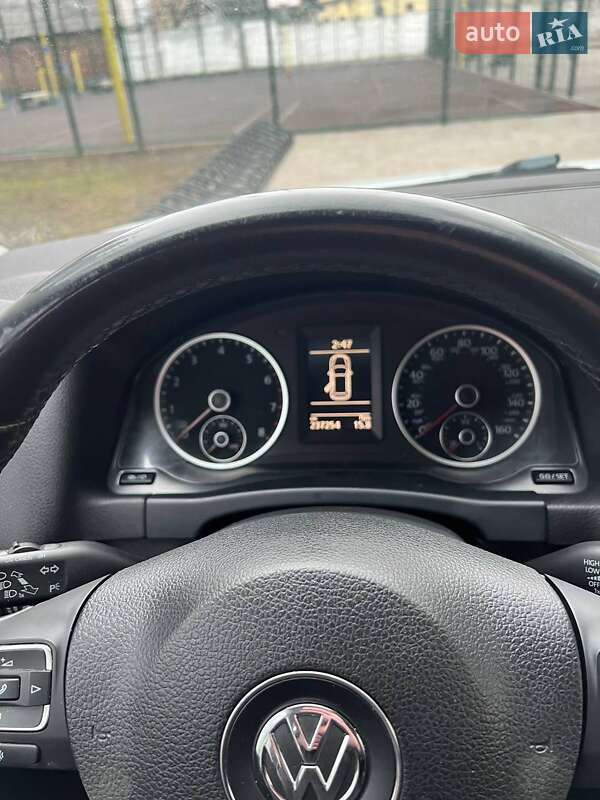 Внедорожник / Кроссовер Volkswagen Tiguan 2014 в Житомире