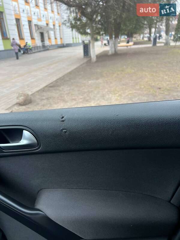 Внедорожник / Кроссовер Volkswagen Tiguan 2014 в Житомире