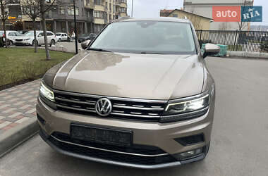 Внедорожник / Кроссовер Volkswagen Tiguan 2017 в Ирпене