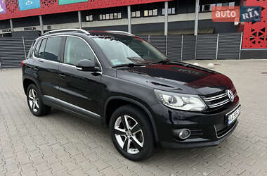 Позашляховик / Кросовер Volkswagen Tiguan 2011 в Києві