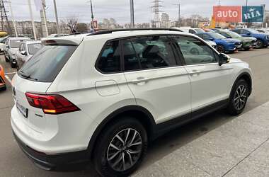 Внедорожник / Кроссовер Volkswagen Tiguan 2022 в Киеве