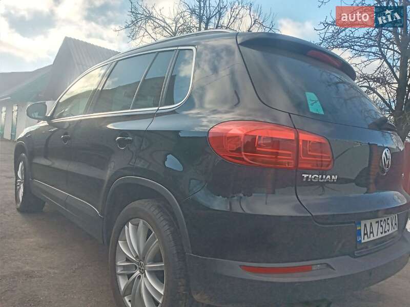 Позашляховик / Кросовер Volkswagen Tiguan 2014 в Києві