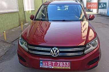 Внедорожник / Кроссовер Volkswagen Tiguan 2015 в Дубно