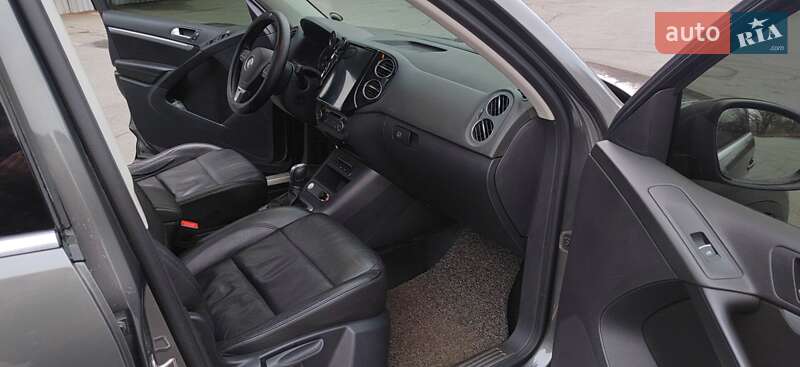 Внедорожник / Кроссовер Volkswagen Tiguan 2014 в Днепре